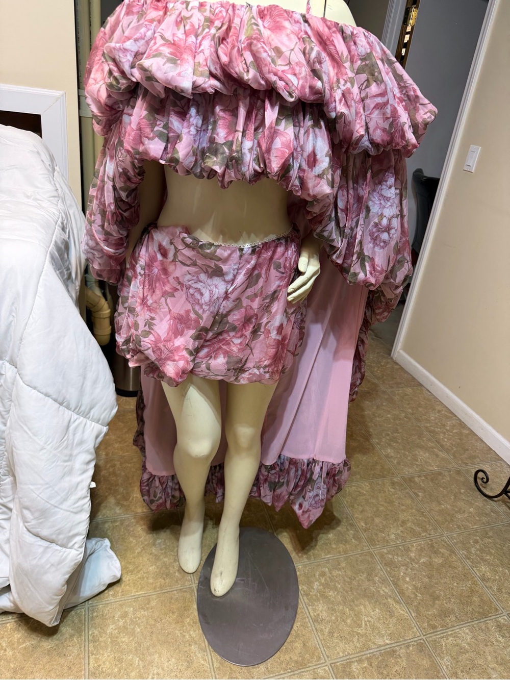 AKIRA Pink Floral Ruffle Shorts Set High Low top with bloomer shorts